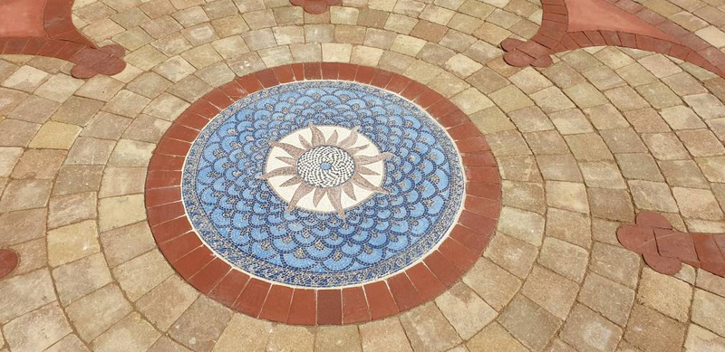 Round Stone Mosaic - Sola Blue
