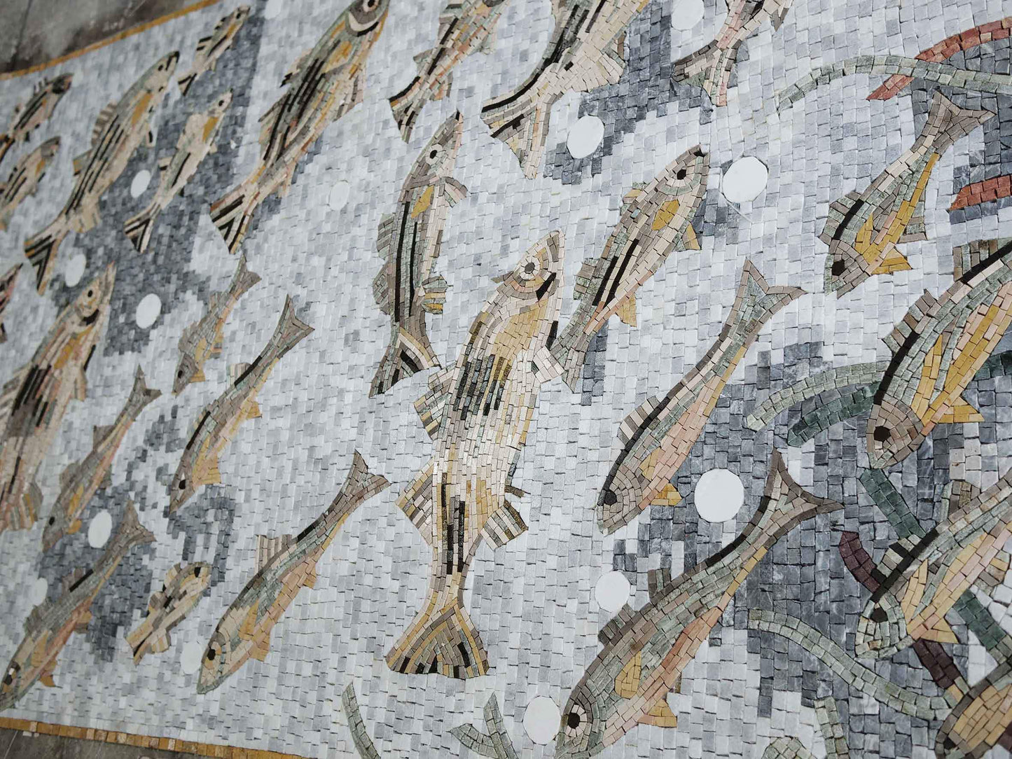 Nautical Scene - Swimming Fishes