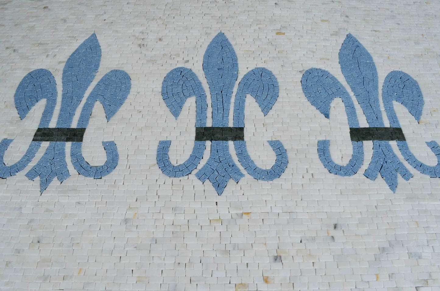 Geometric Fleur de Lis - Mosaic Art