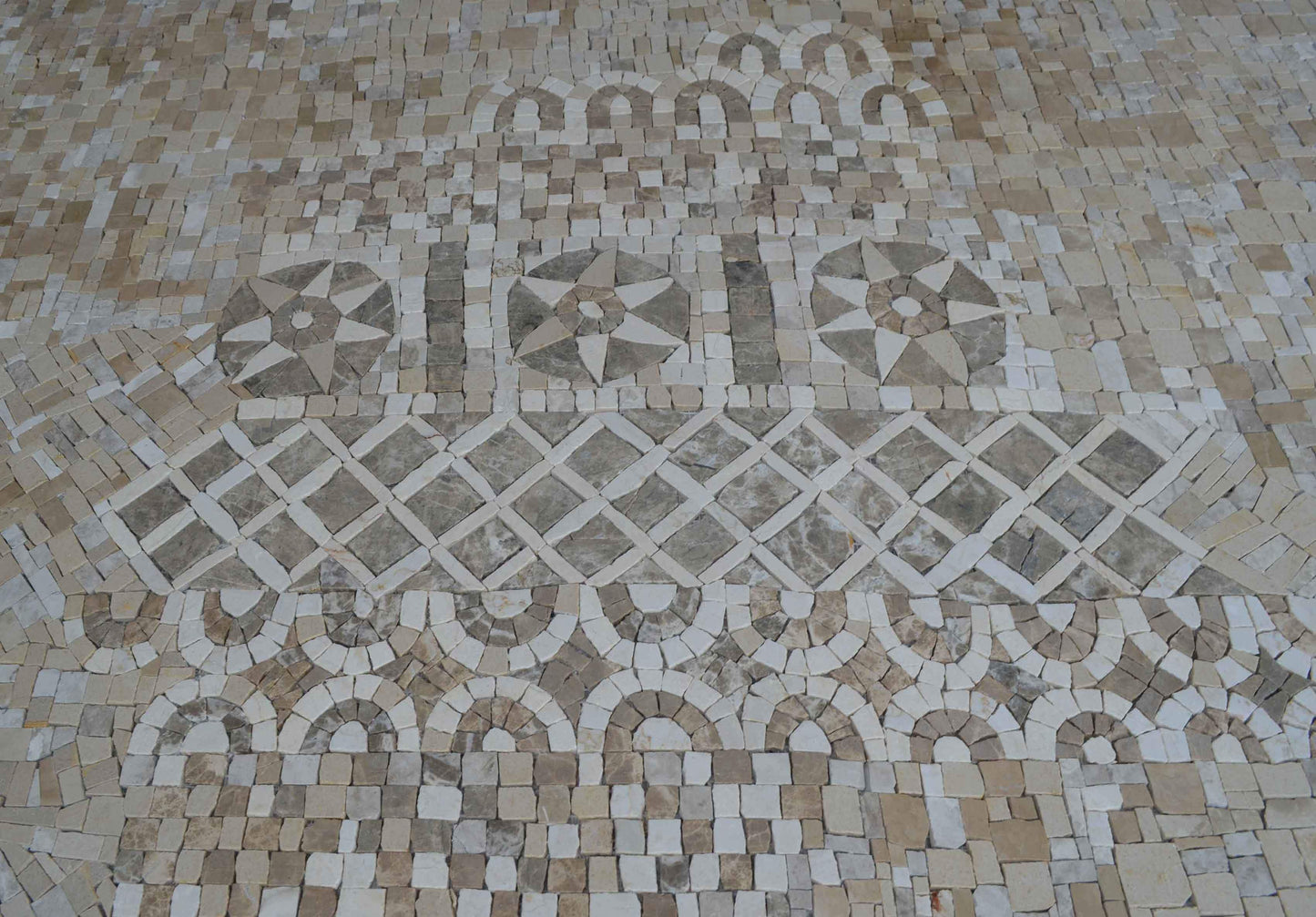 Geometric Mosaic - Quatrefoil