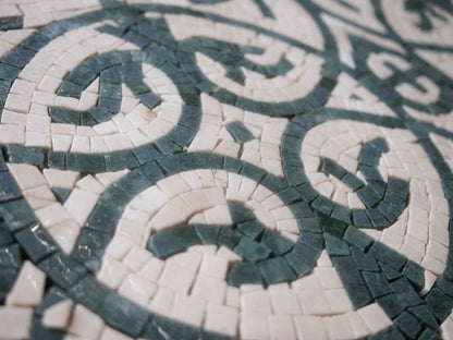 Artistic Mosaic Pattern Border