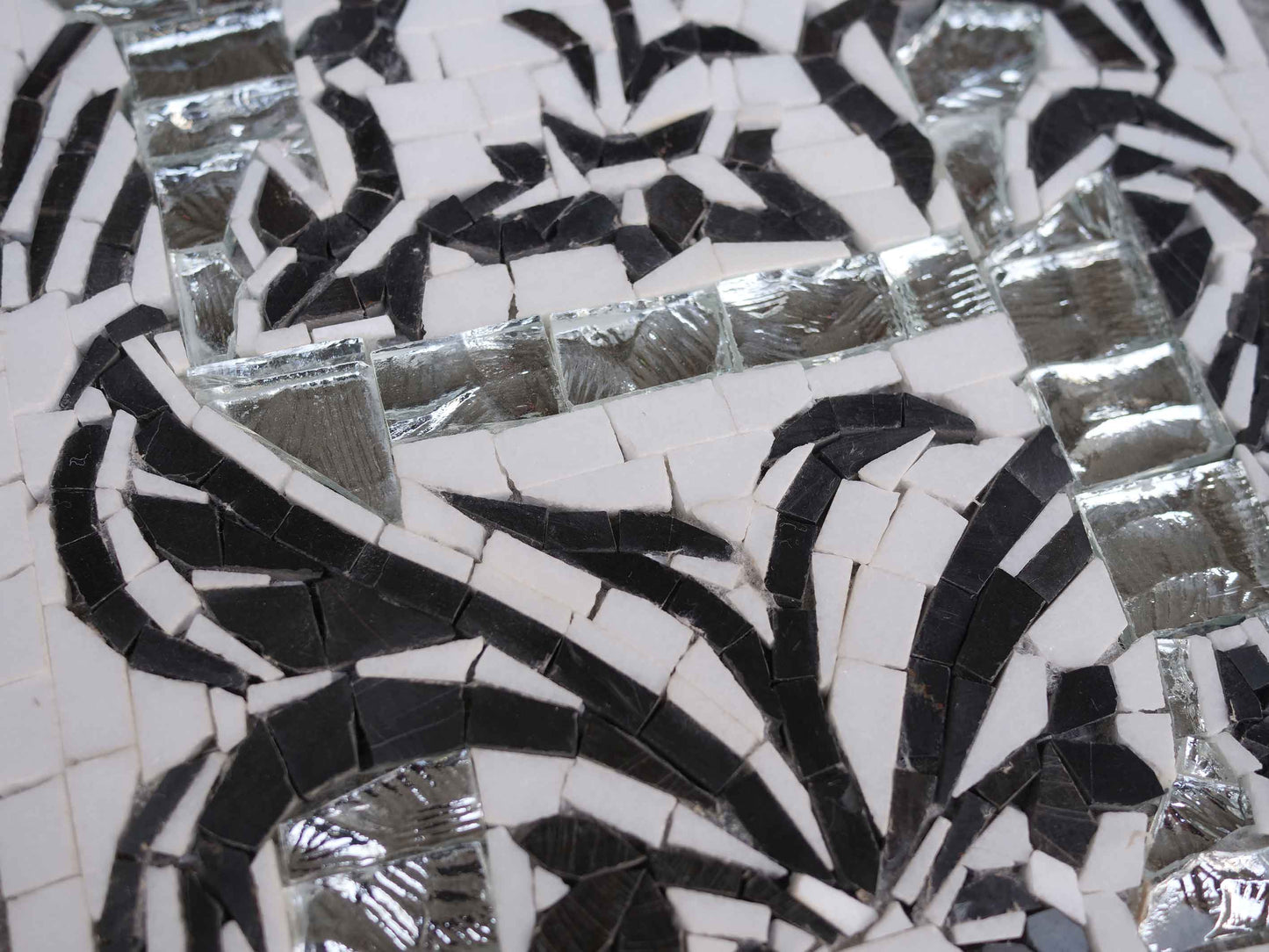 Dreamy Black & White Mosaic Pattern