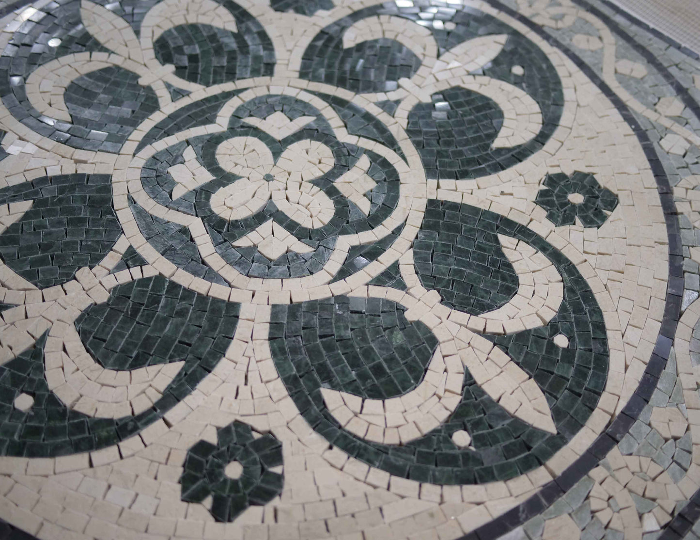 Fleurs De Lis - Mosaic Art