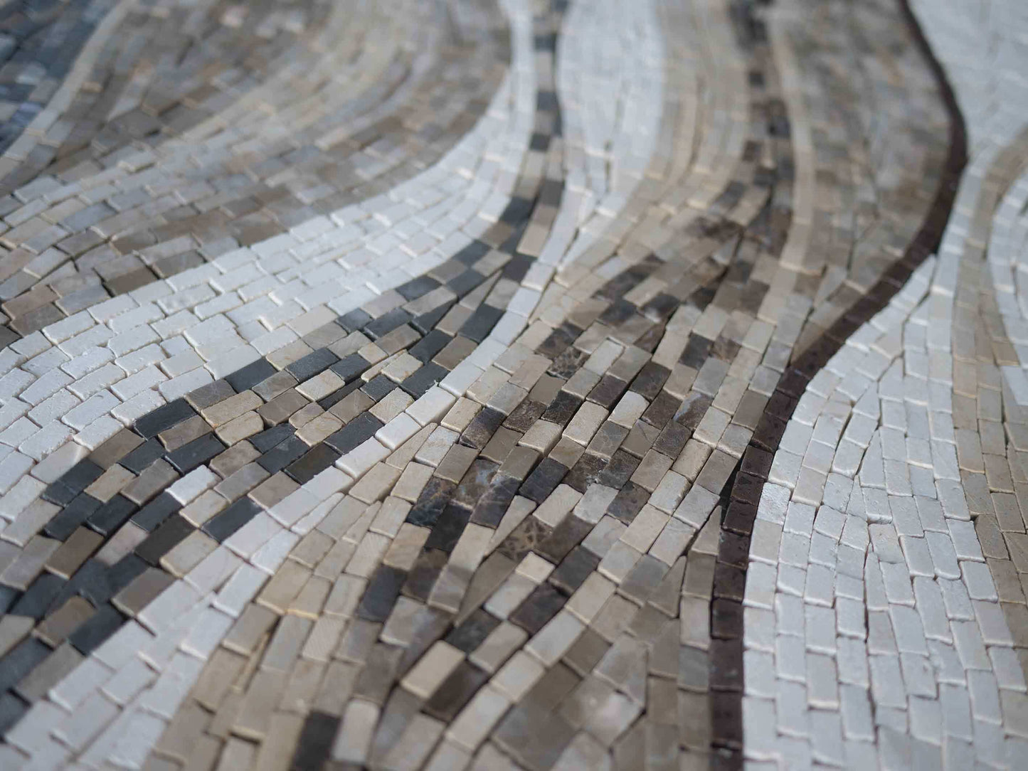 Mosaic Medallion - Beige Waves