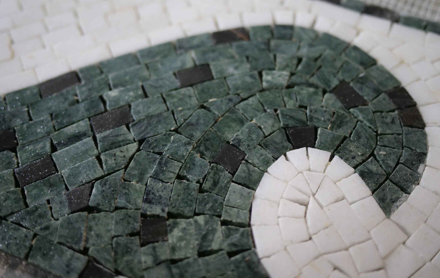 Mosaic Border Art - Double Waves