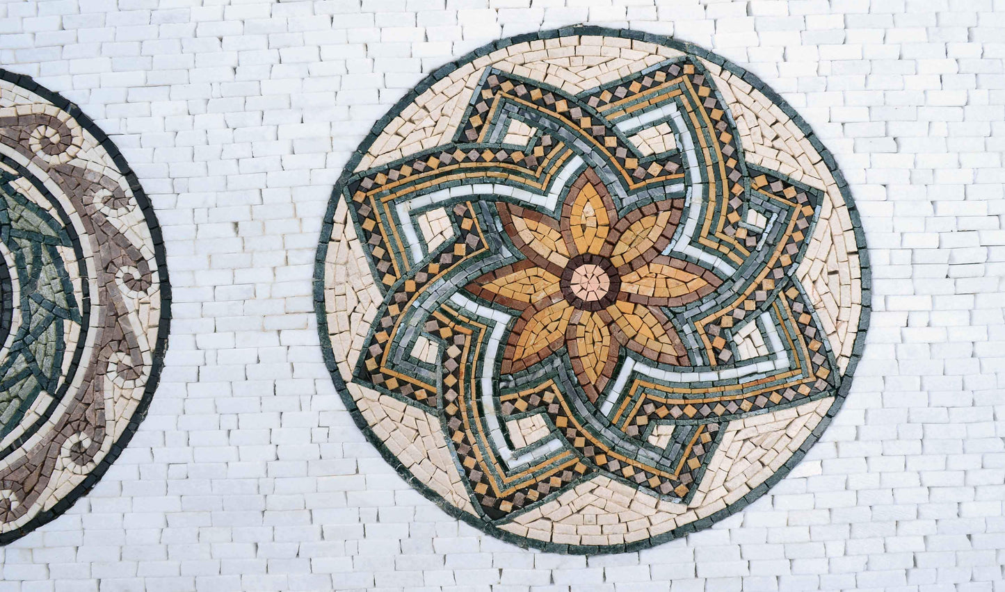 Cinque Geometric Mosaic Medallions
