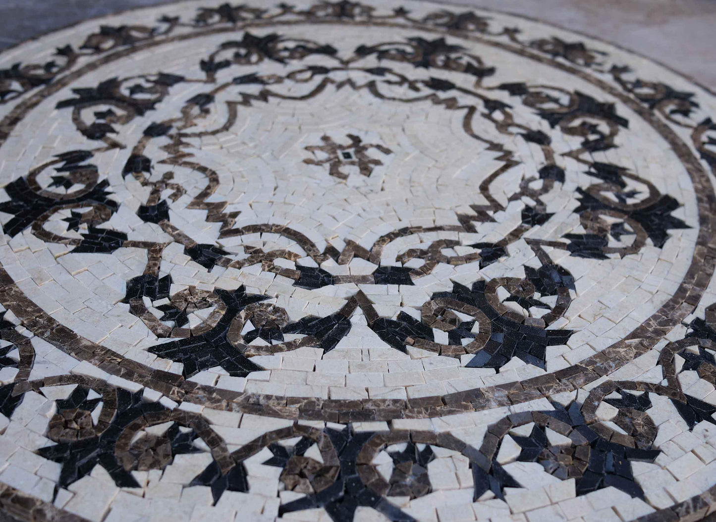 Mosaic Floral Medallion - Jordy