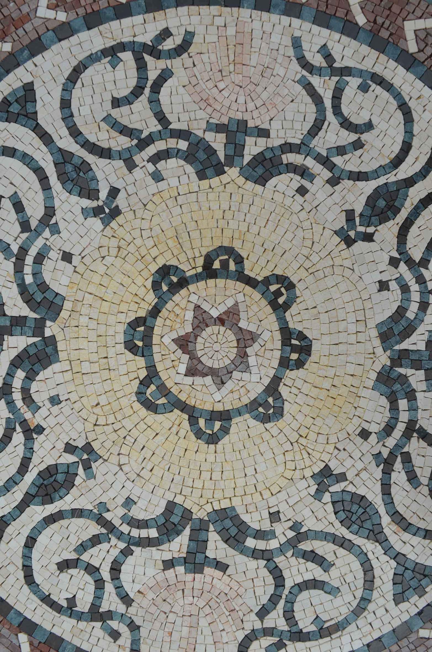 Fiona Medallion Mosaic
