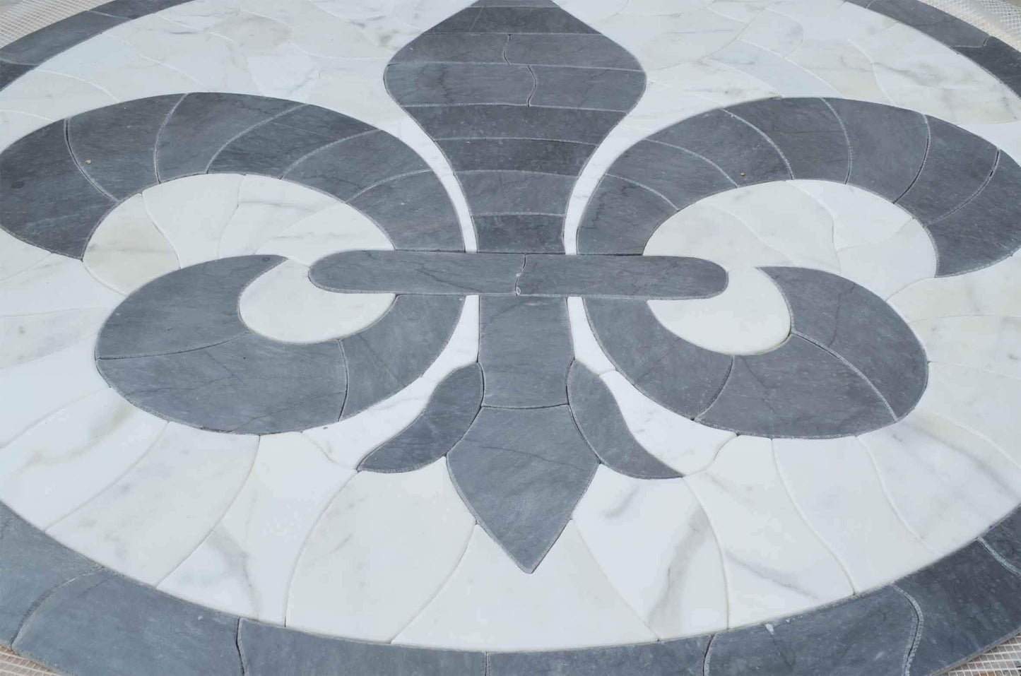 Mosaic Medallion - Fleur de Lys